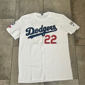 Dodgers 22 Kershaw World Champions 2020 white t-shirt M
